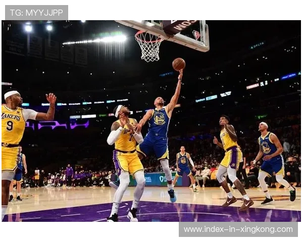 勇士战术板升级，侧重速度与外线联动